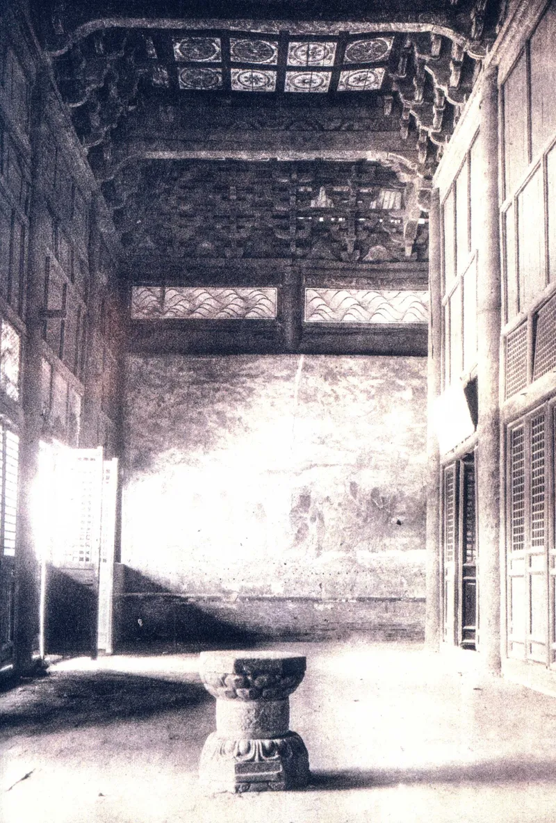 喜仁龙《中国早期艺术史》所收1929年以前曲阳北岳庙殿内梁架与壁画旧影