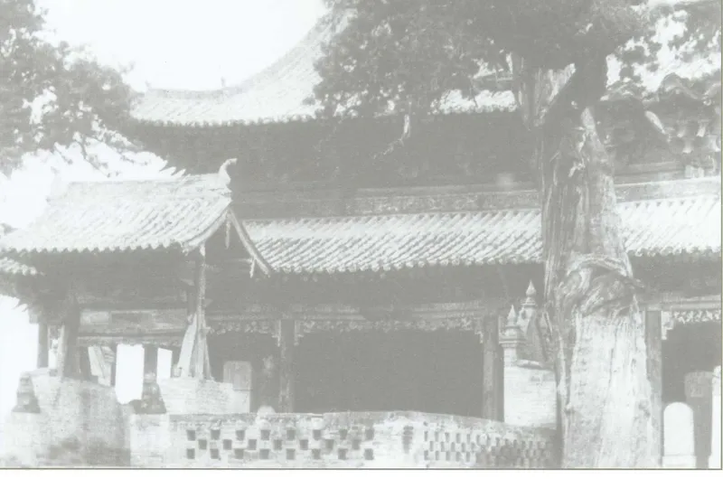 约1934年9月赵城广胜寺明应王殿旧影,收录于《中国古建筑图典》第一卷