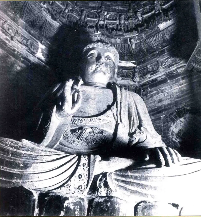 约1934年9月赵城广胜上寺飞虹塔内佛像旧影,收录于《中国古建筑图典》第三卷