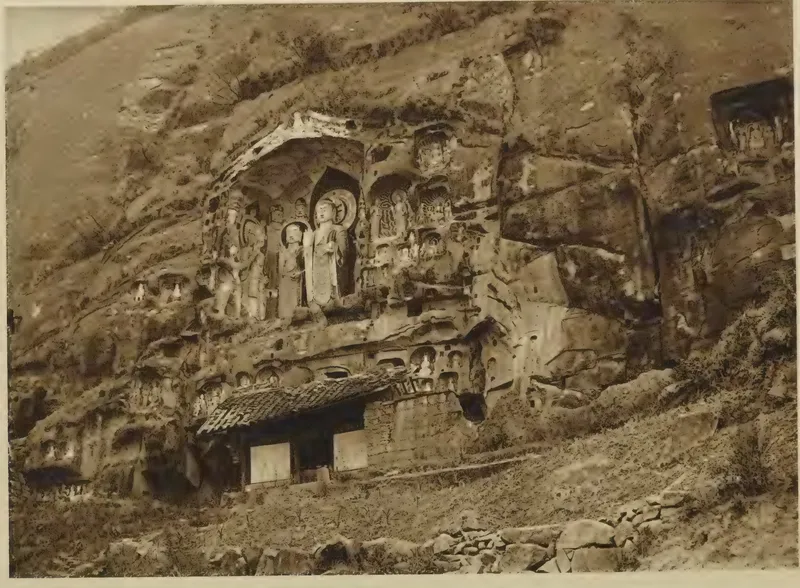 1906至1909年，柏石曼拍摄的皇泽寺上方崖壁造像