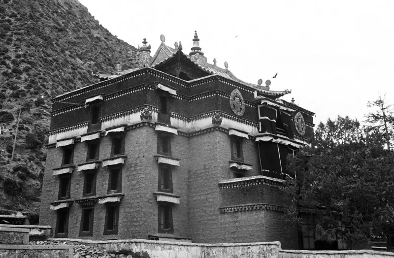 Harrison Forman于1937年拍摄的拉卜楞寺金瓦殿正面
