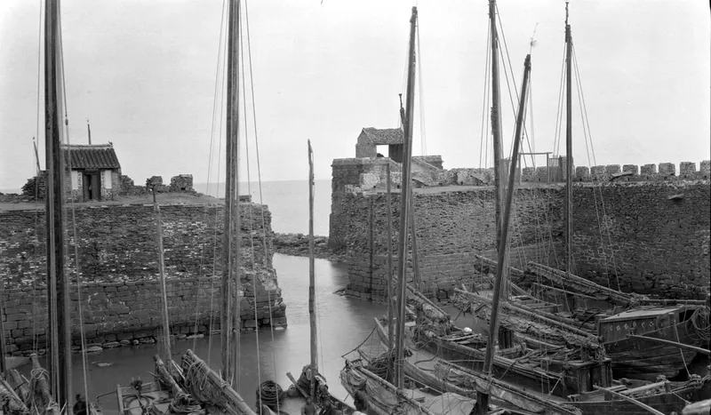 1906至1907年登州水城海门、城墙与港内舟船