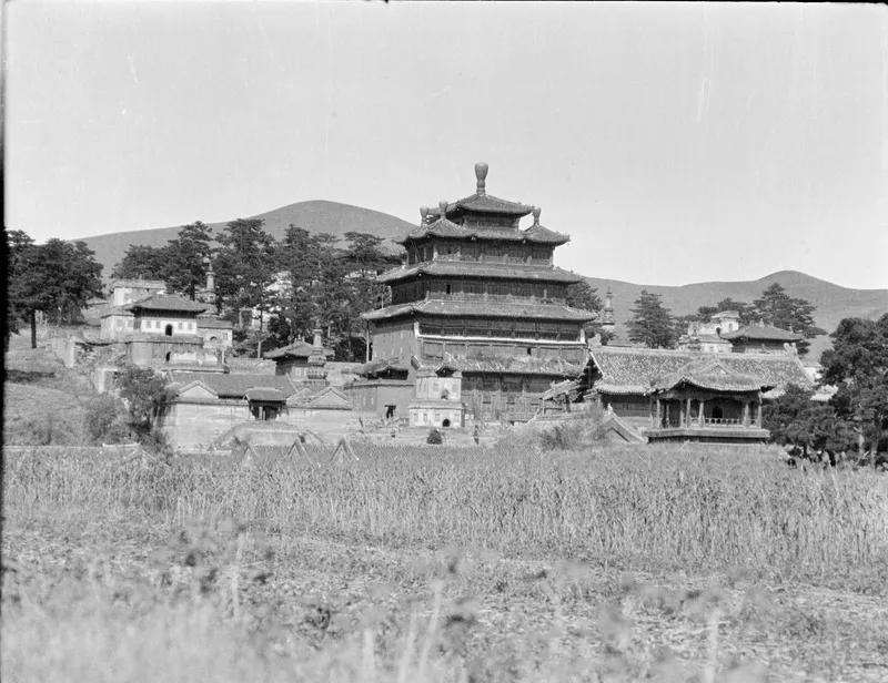 Sidney D. Gamble于1924至1927年间拍摄的普宁寺大乘之阁全景