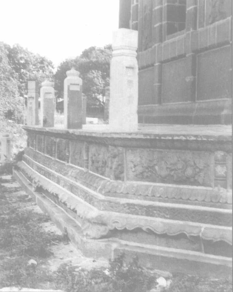 《中国古建筑图典》第四卷所收泉州开元寺镇国塔基座旧影