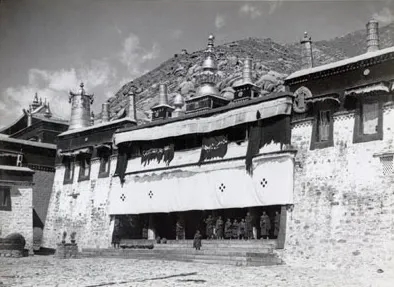 1936年10月18日色拉寺色拉杰札仓大经堂外观