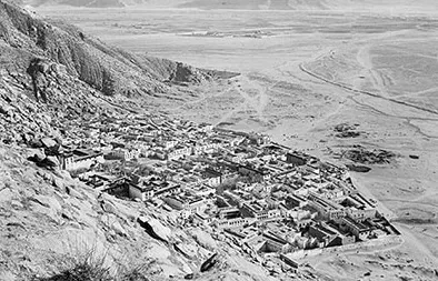 1937年1月从山上俯拍的色拉寺与拉萨河谷