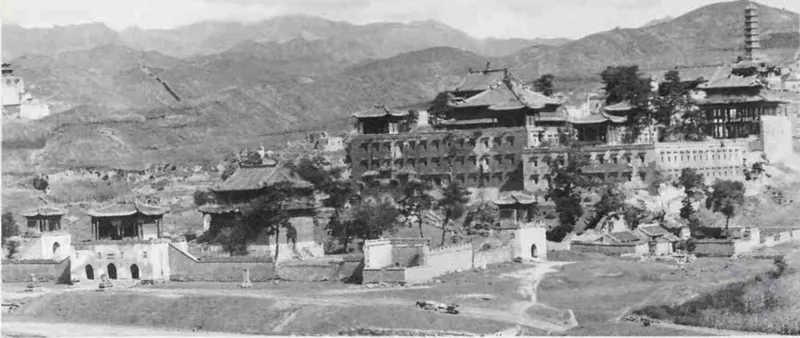 赫达·莫里逊《Travels of a Photographer in China, 1933–1946》所收须弥福寿之庙建筑群