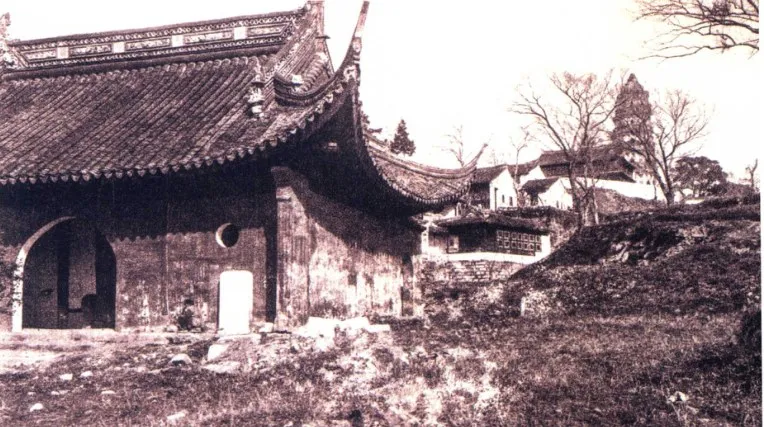 喜仁龙《中国早期艺术史》图 116：苏州虎丘古寺、入口建筑与远处虎丘塔